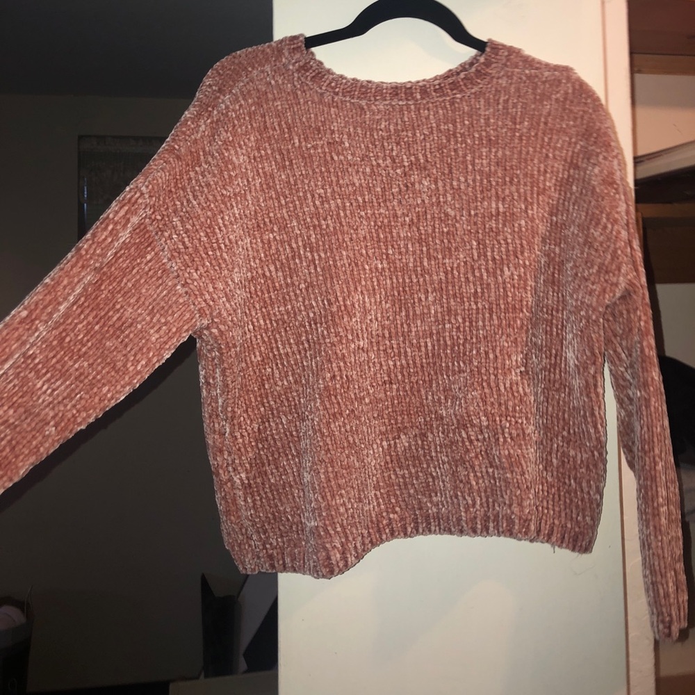 pink sweater
